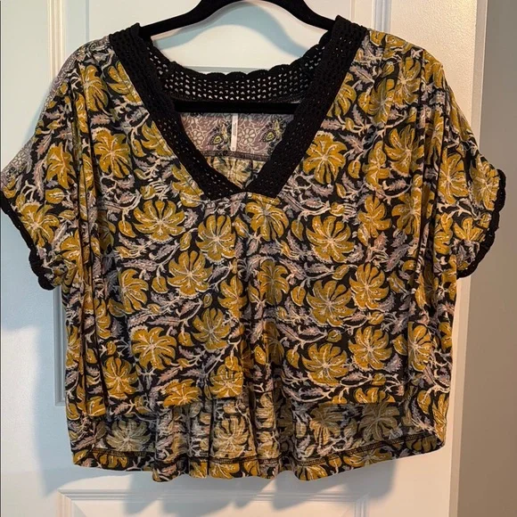 Free People Leilani Mixed-Print Floral Cropped Top - Picture 4 of 9